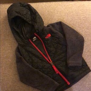 North Face jacket size 4T
